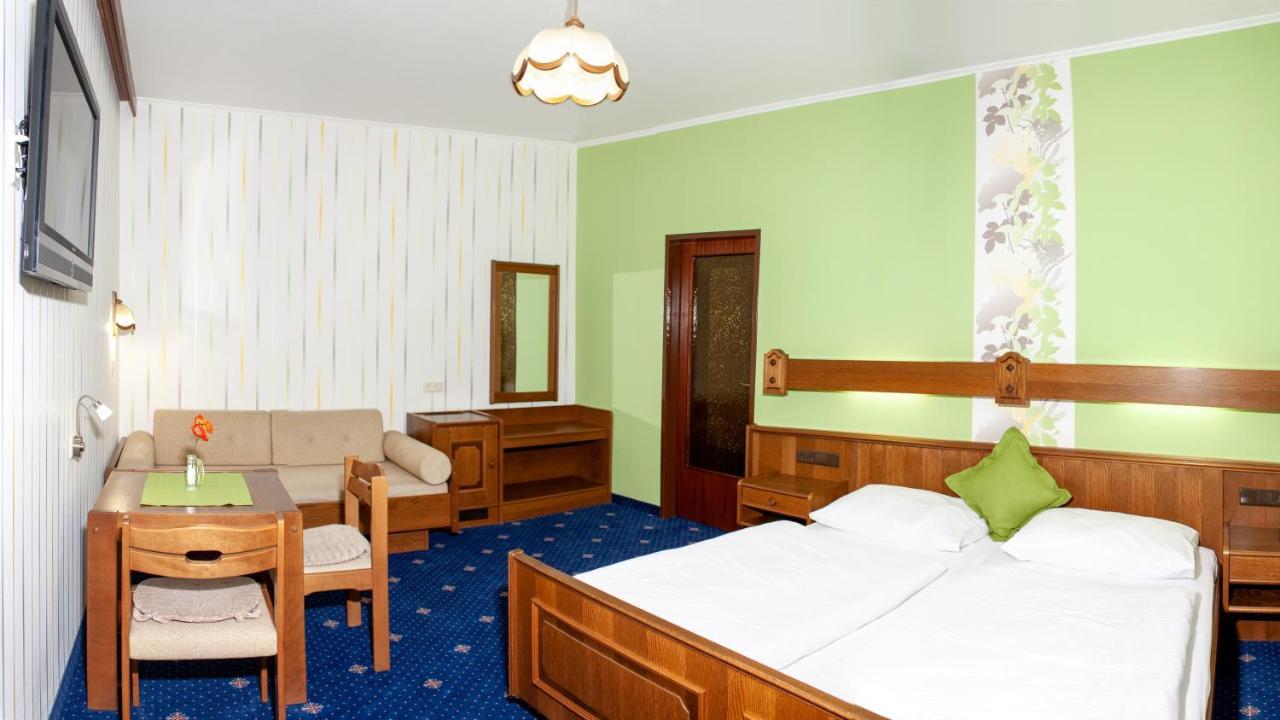 Pension Wienerstub'N Baden Exterior photo