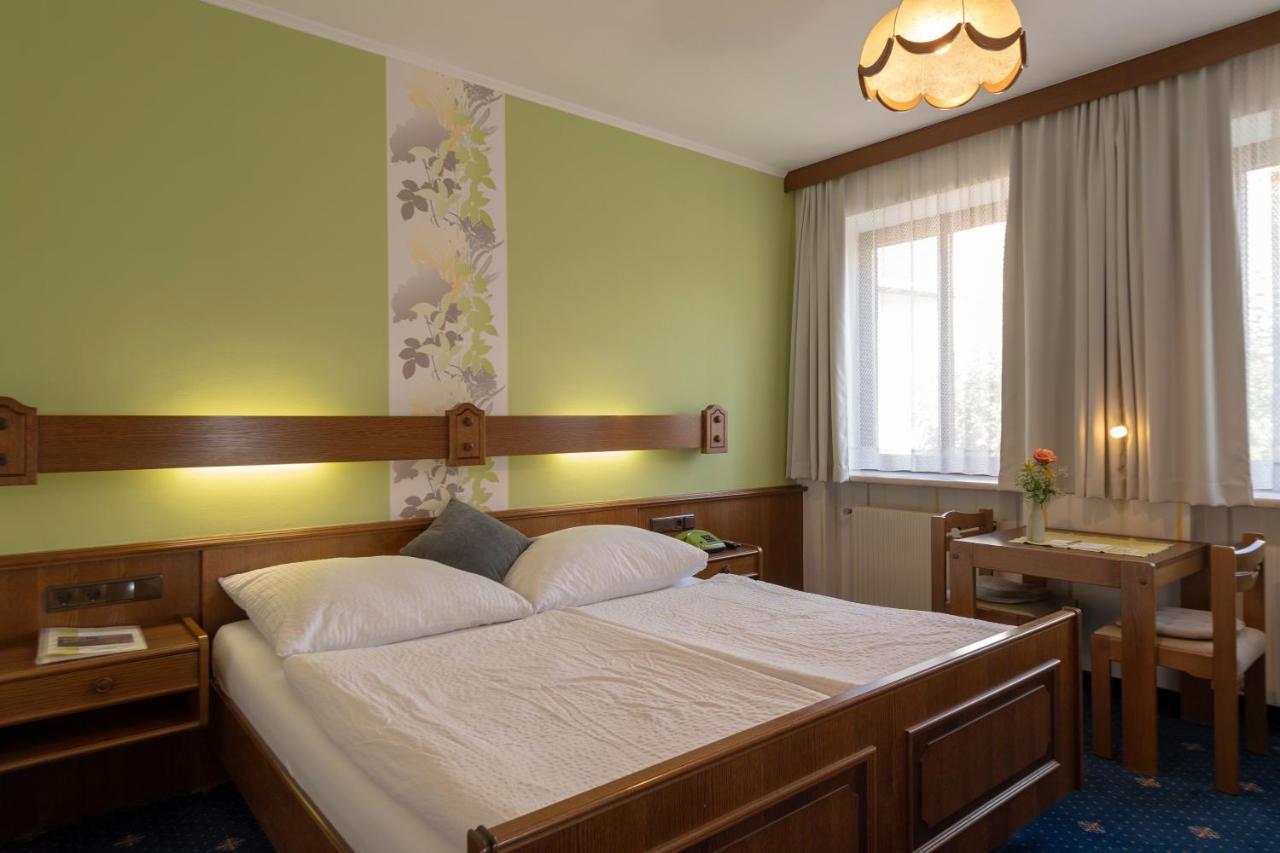 Pension Wienerstub'N Baden Exterior photo