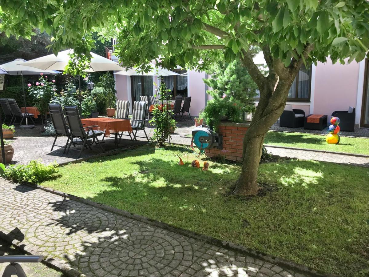 Pension Wienerstub'N Baden Exterior photo